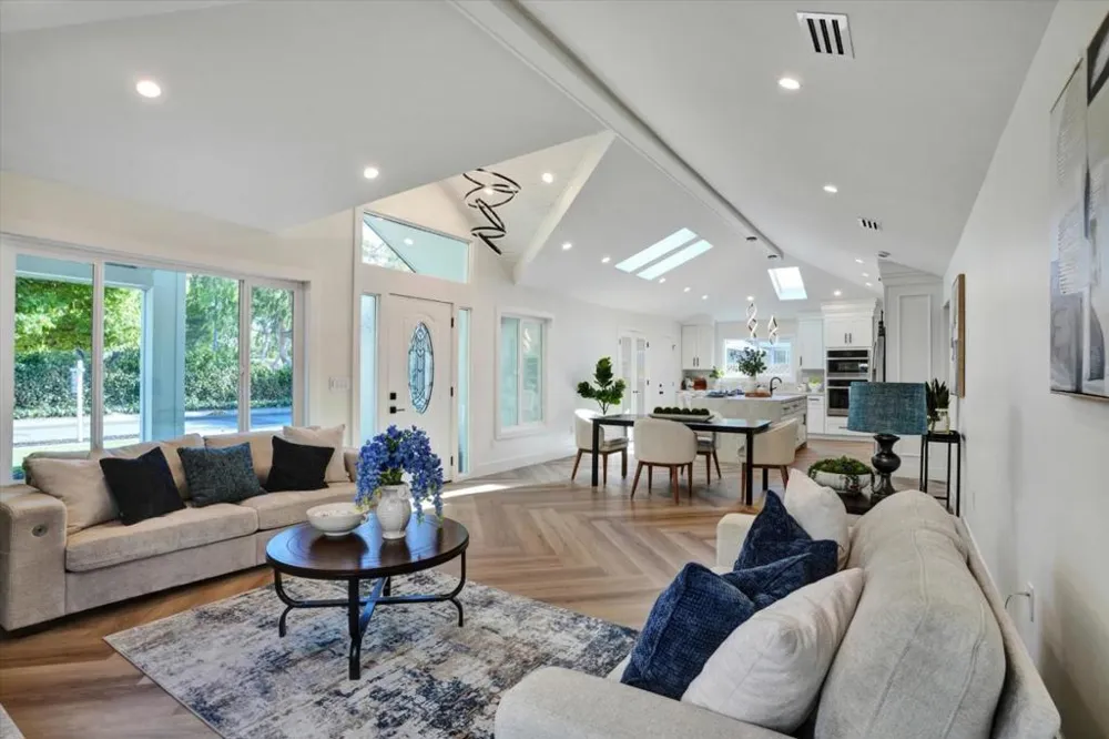 2233 W Hedding Street San Jose, CA 95128