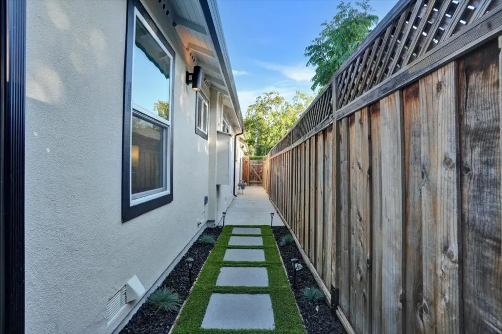 2233 W Hedding Street San Jose, CA 95128