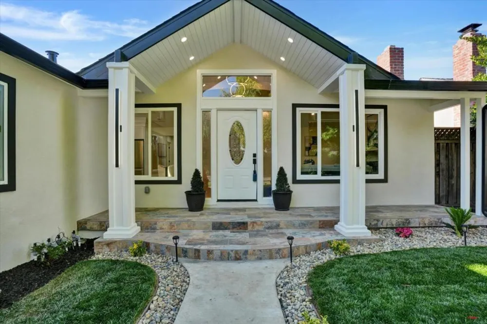 2233 W Hedding Street San Jose, CA 95128