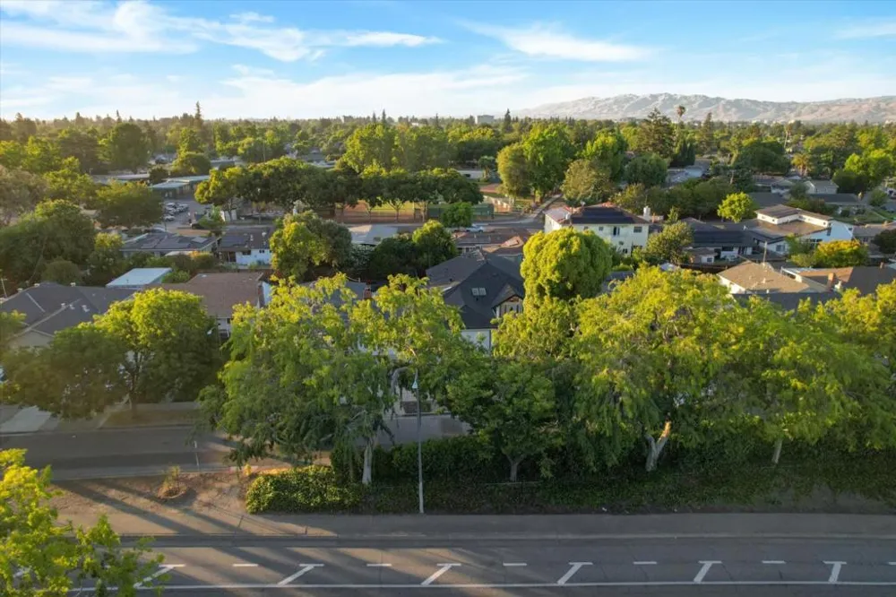 2233 W Hedding Street San Jose, CA 95128