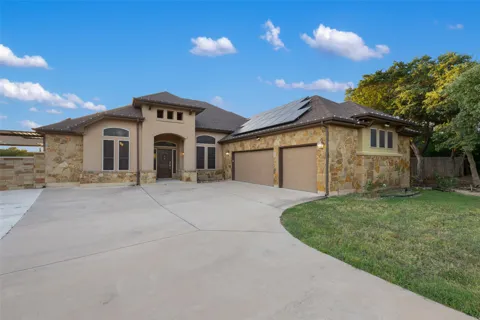 321 Sarahs Lane