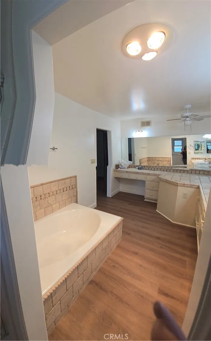 7134 Dos Rios Tujunga, CA 91042