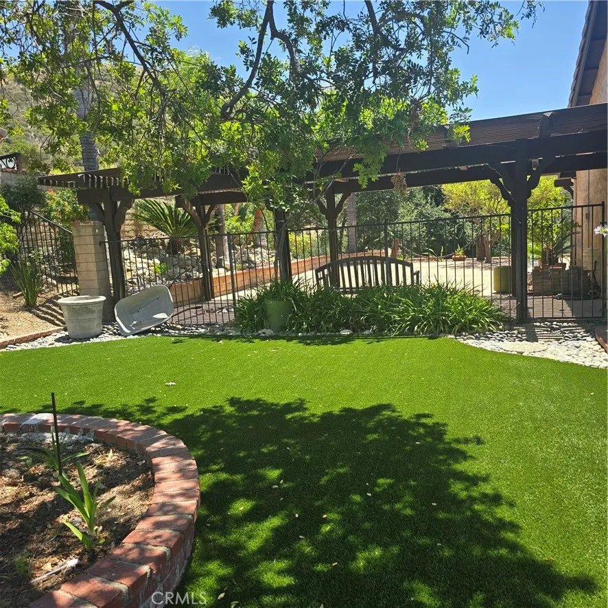 7134 Dos Rios Tujunga, CA 91042