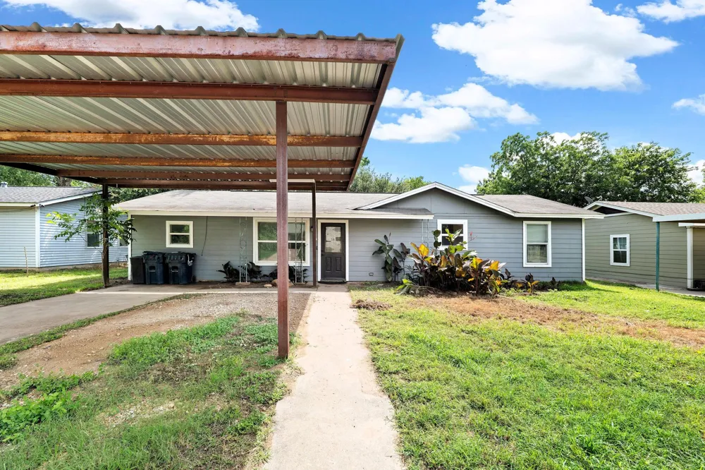 720 Dyer Street Rockdale, TX 76567