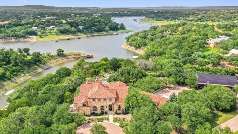 808 Rivercliff Drive