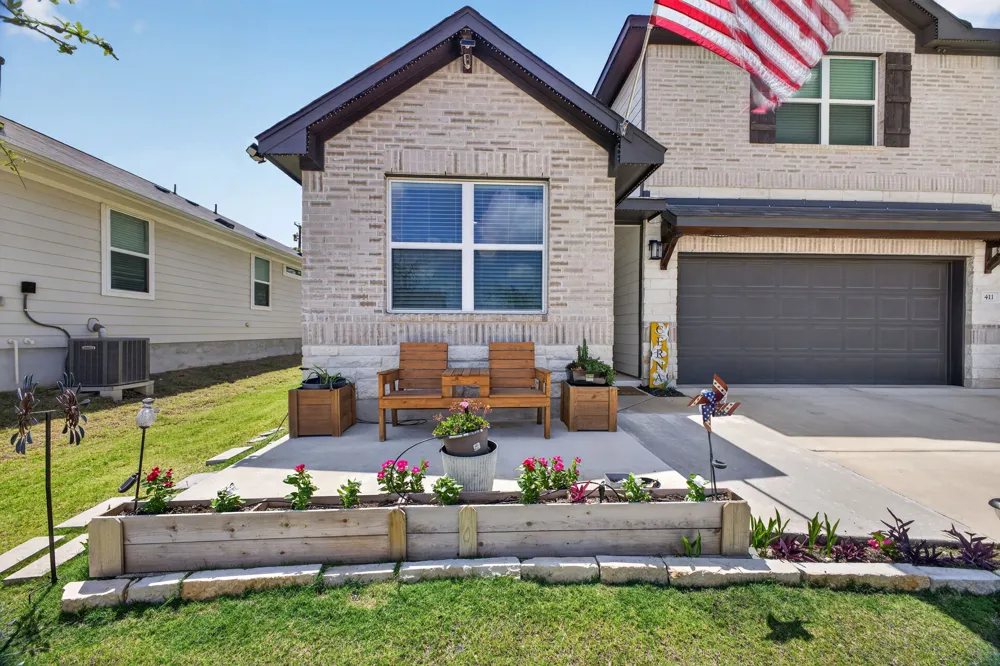 411 Palo Brea Loop Hutto, TX 78634