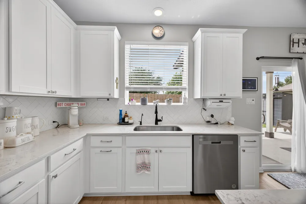 411 Palo Brea Loop Hutto, TX 78634