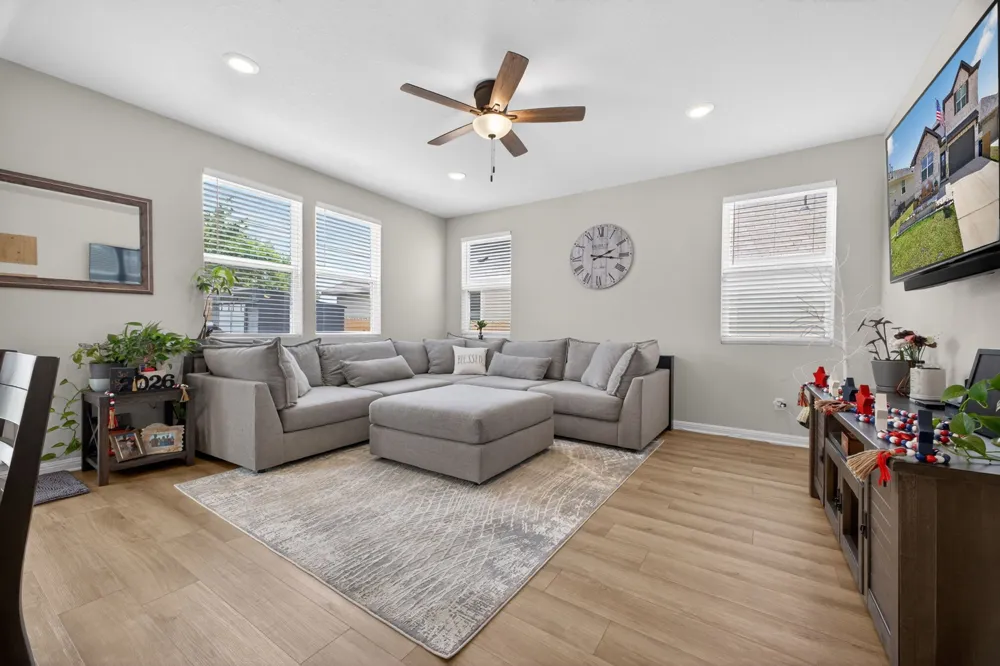 411 Palo Brea Loop Hutto, TX 78634