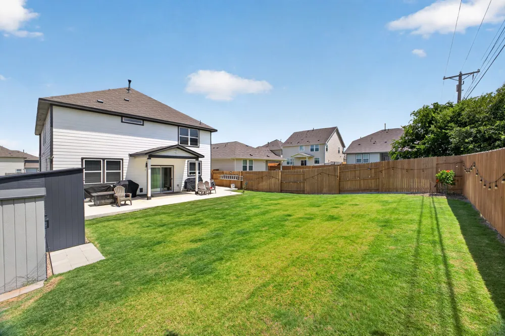 411 Palo Brea Loop Hutto, TX 78634