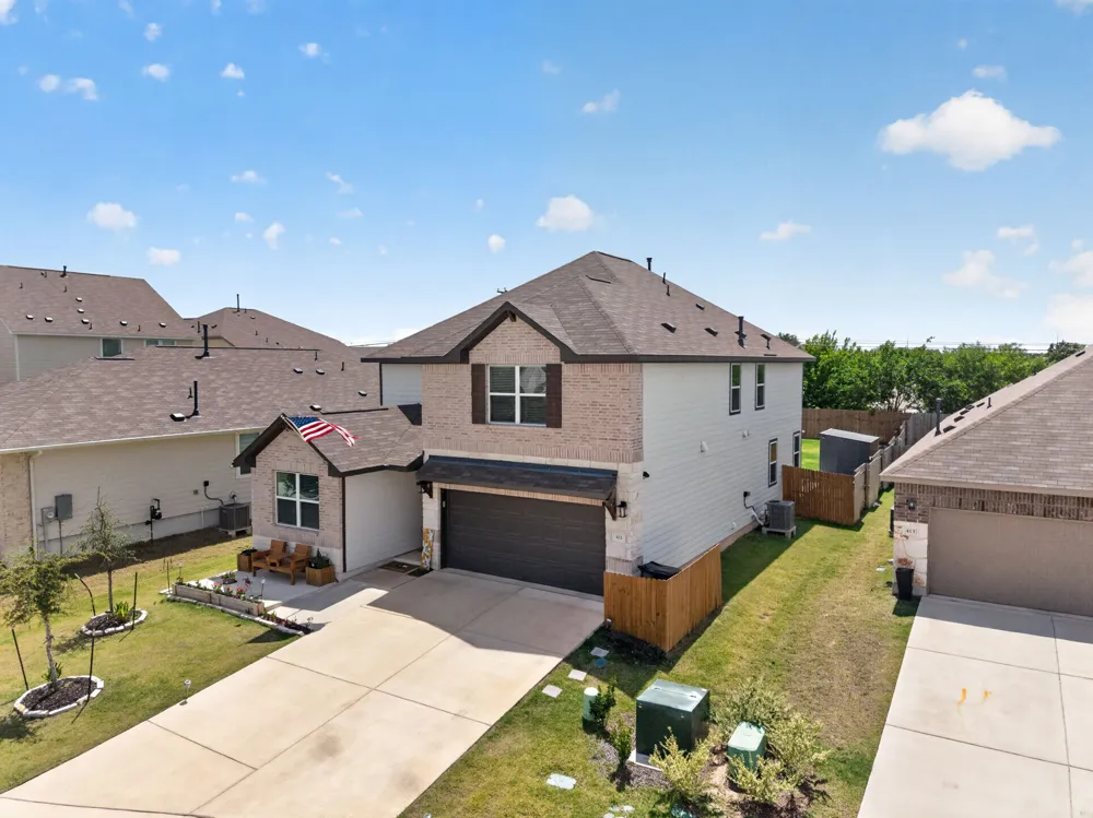 411 Palo Brea Loop Hutto, TX 78634