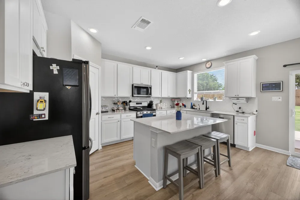 411 Palo Brea Loop Hutto, TX 78634