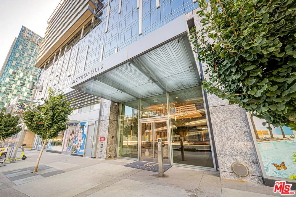 877 Francisco Street #806 Los Angeles, CA 90017