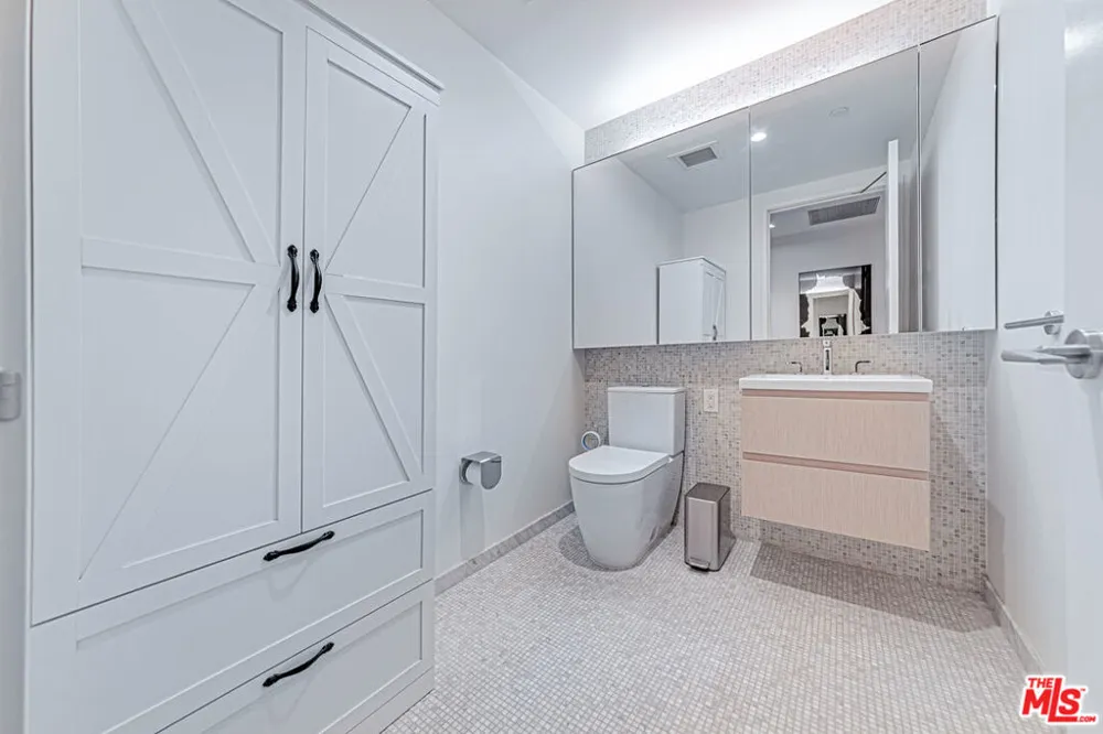 877 Francisco Street #806 Los Angeles, CA 90017
