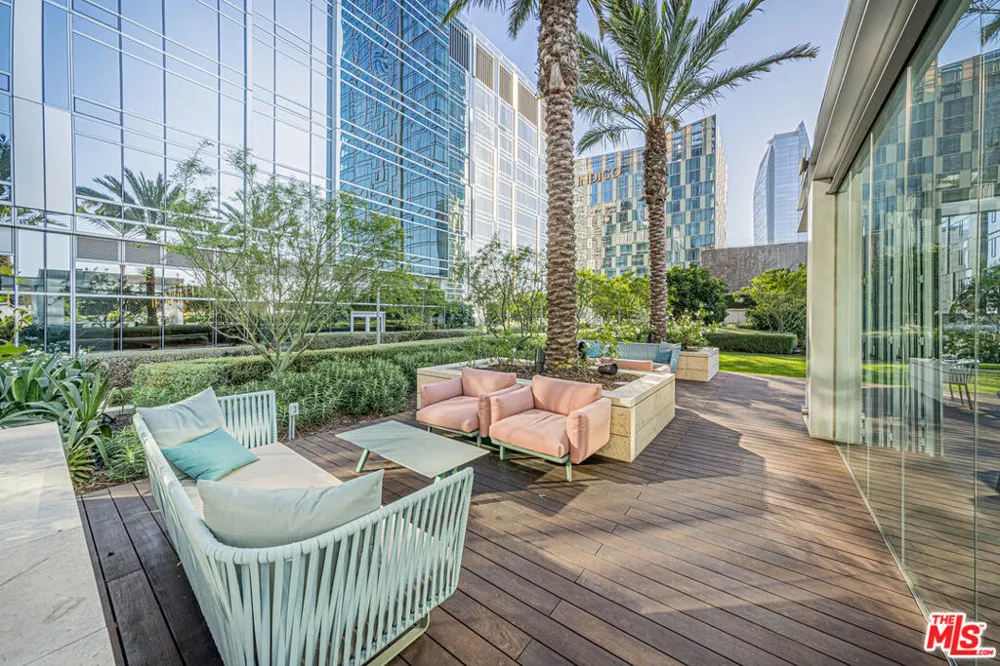 877 Francisco Street #806 Los Angeles, CA 90017