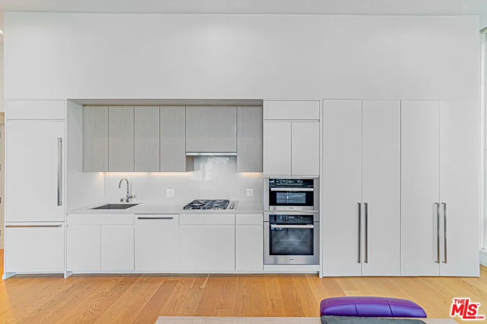 877 Francisco Street #806 Los Angeles, CA 90017
