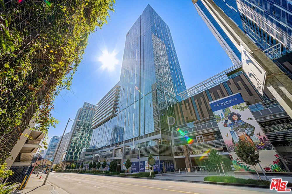 877 Francisco Street #806 Los Angeles, CA 90017