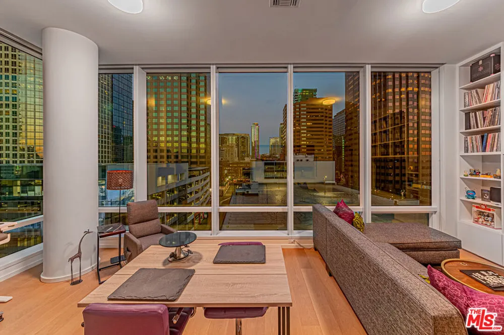 877 Francisco Street #806 Los Angeles, CA 90017