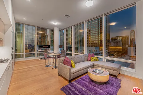 877 Francisco Street #806