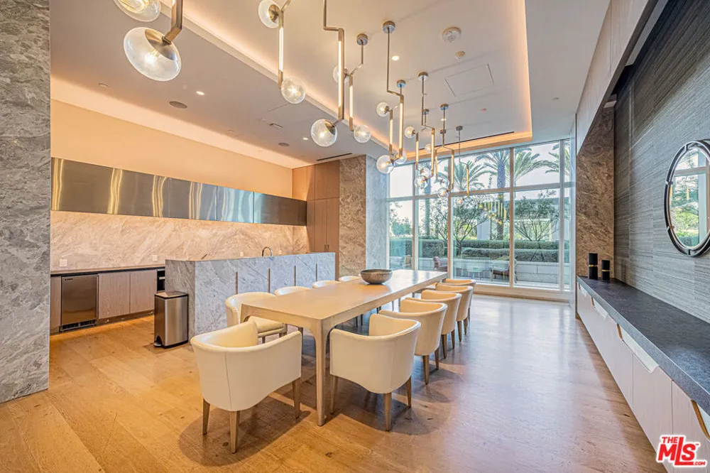 877 Francisco Street #806 Los Angeles, CA 90017
