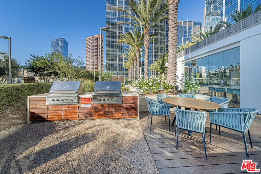 877 Francisco Street #806 Los Angeles, CA 90017
