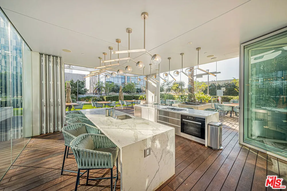 877 Francisco Street #806 Los Angeles, CA 90017