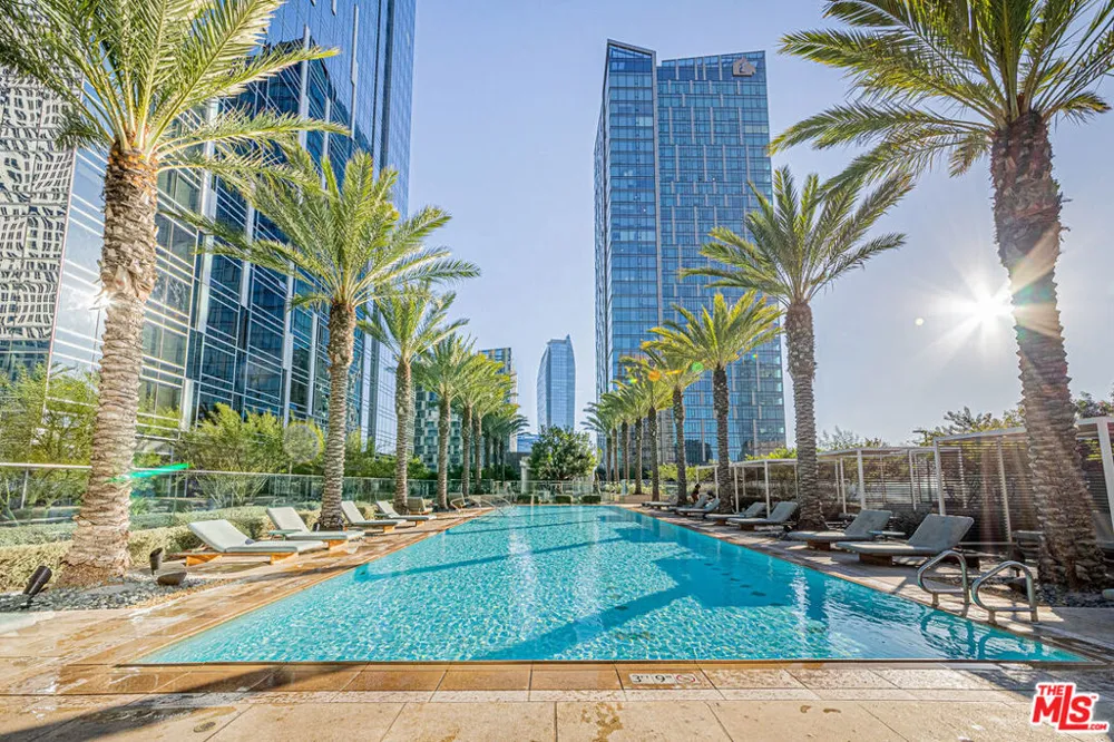877 Francisco Street #806 Los Angeles, CA 90017