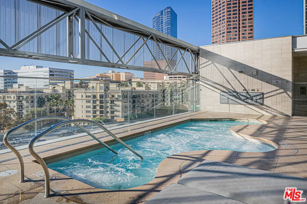 877 Francisco Street #806 Los Angeles, CA 90017