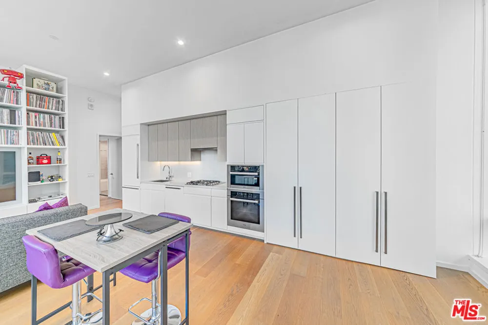 877 Francisco Street #806 Los Angeles, CA 90017