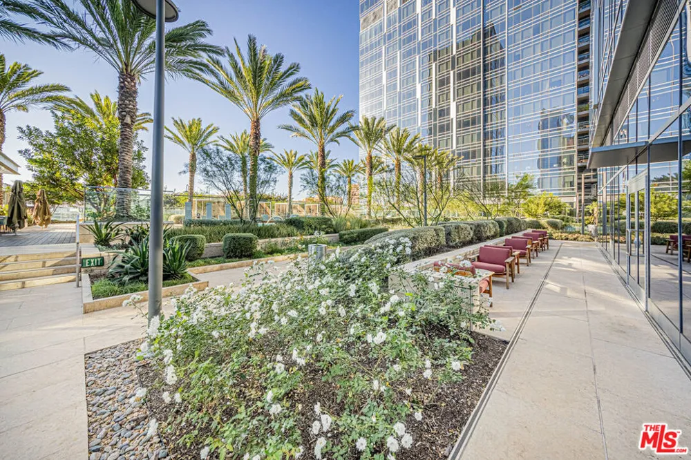 877 Francisco Street #806 Los Angeles, CA 90017