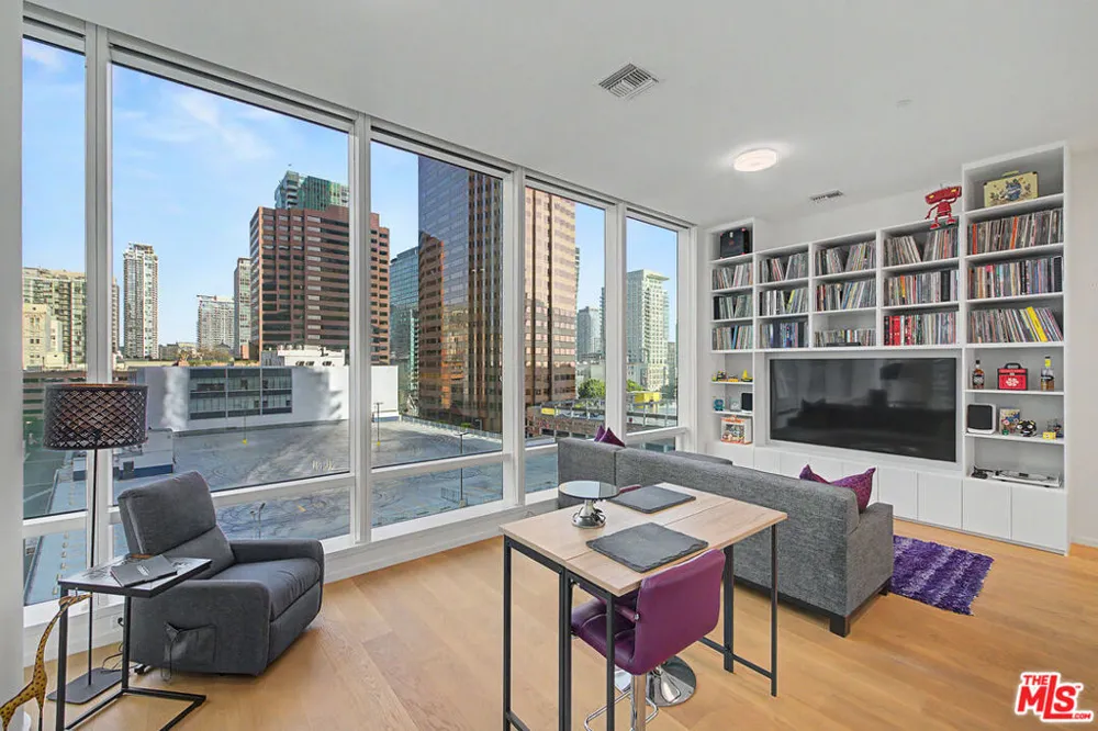 877 Francisco Street #806 Los Angeles, CA 90017