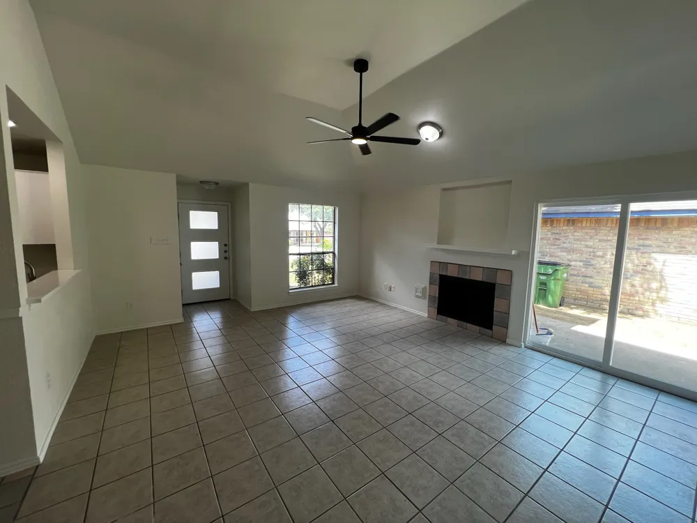 607 Saunders Drive Round Rock, TX 78664