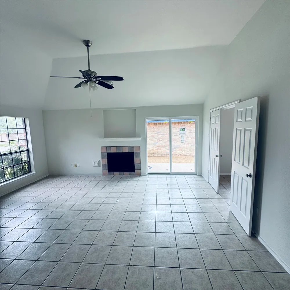 607 Saunders Drive Round Rock, TX 78664