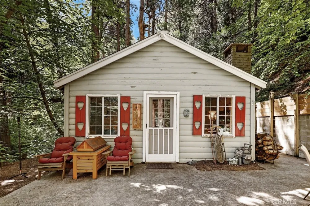 501 Dogwood Canyon Blue Jay, CA 92317