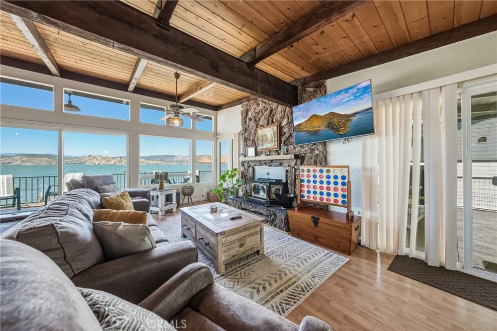 12250 Baylis Cove Lower Lake, CA 95457