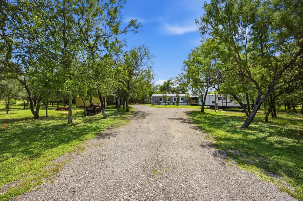 135 Side Saddle Drive Cedar Creek, TX 78612
