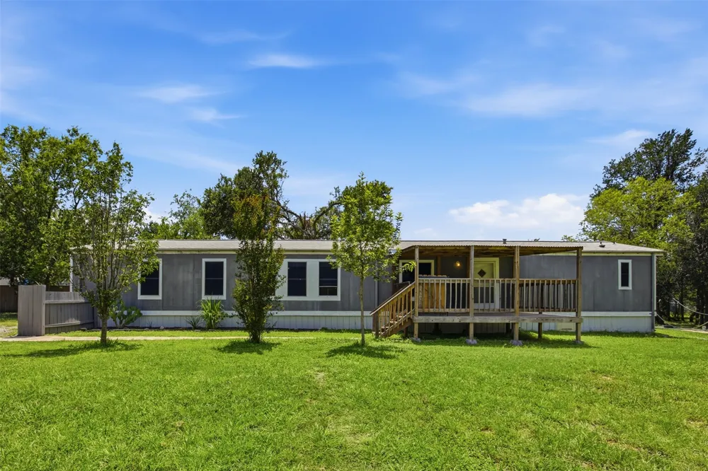 135 Side Saddle Drive Cedar Creek, TX 78612