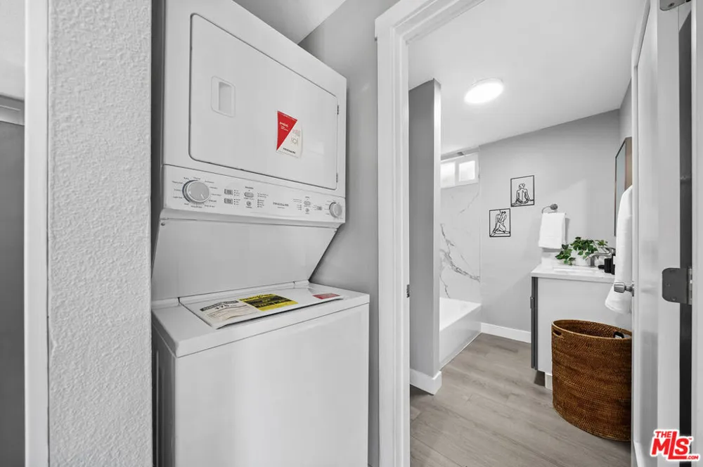 829 El Paso Drive Los Angeles, CA 90042