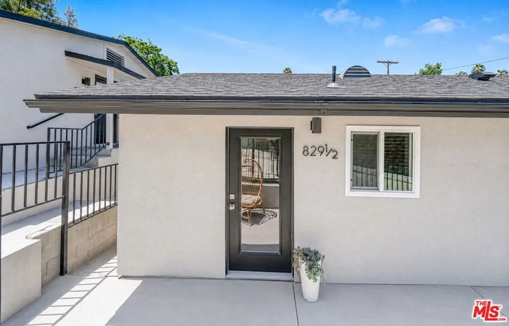 829 El Paso Drive Los Angeles, CA 90042