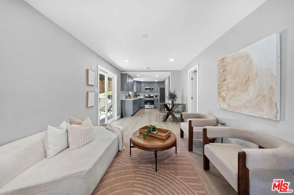 829 El Paso Drive Los Angeles, CA 90042