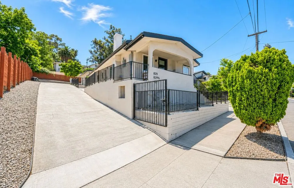829 El Paso Drive Los Angeles, CA 90042