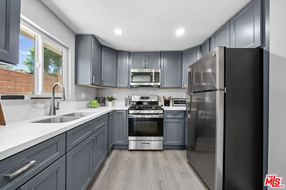 829 El Paso Drive Los Angeles, CA 90042