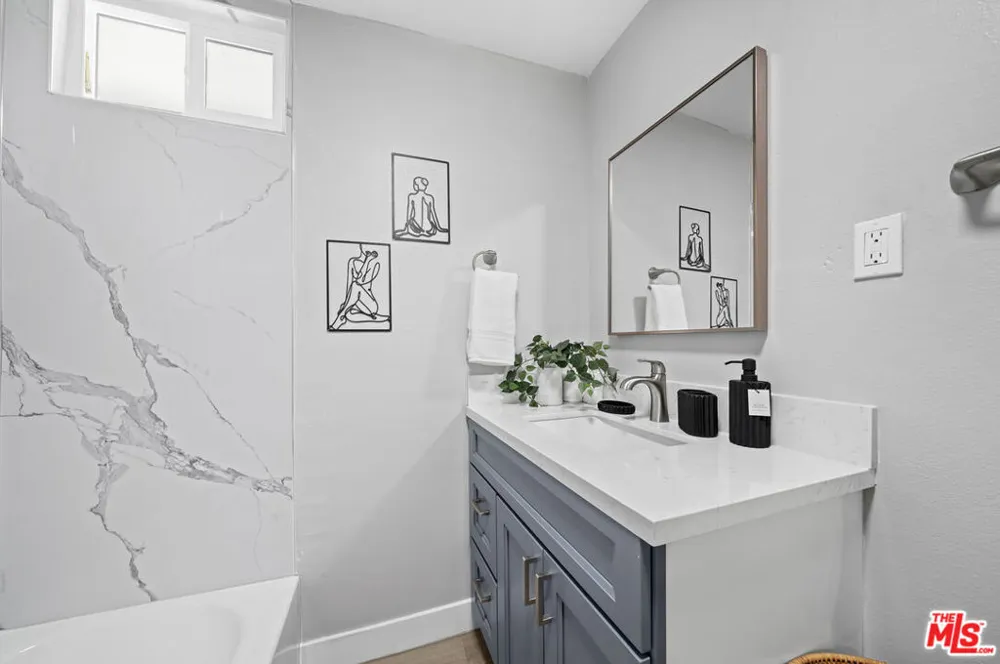 829 El Paso Drive Los Angeles, CA 90042