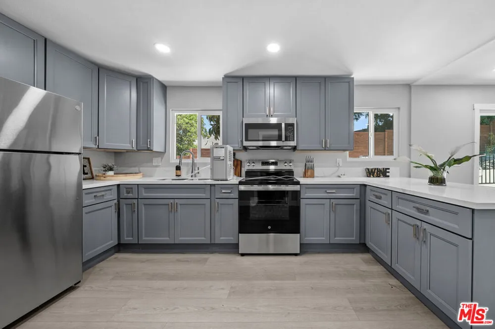 829 El Paso Drive Los Angeles, CA 90042