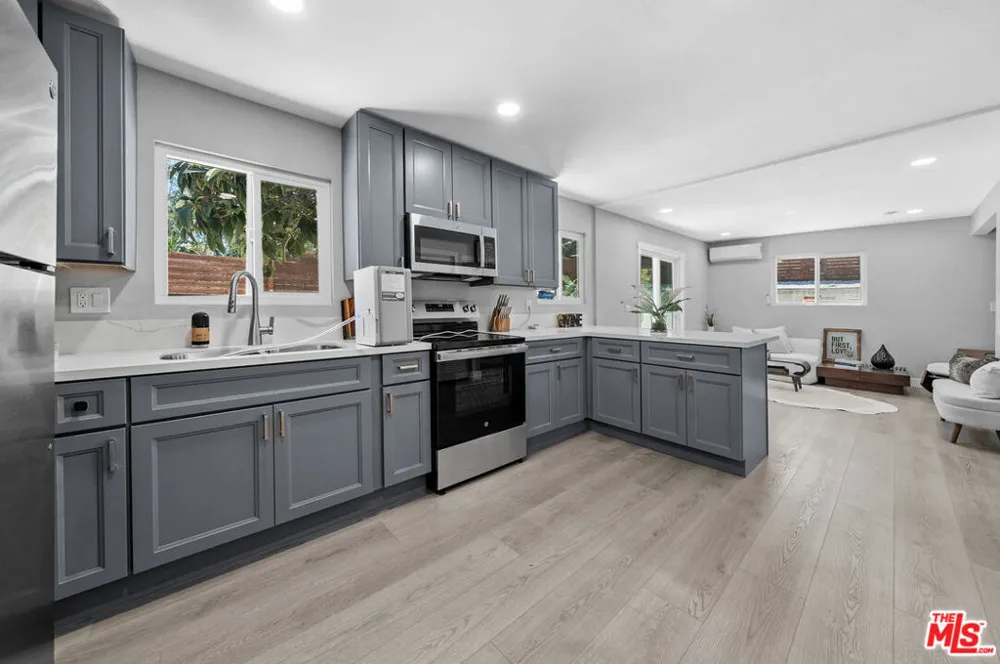 829 El Paso Drive Los Angeles, CA 90042