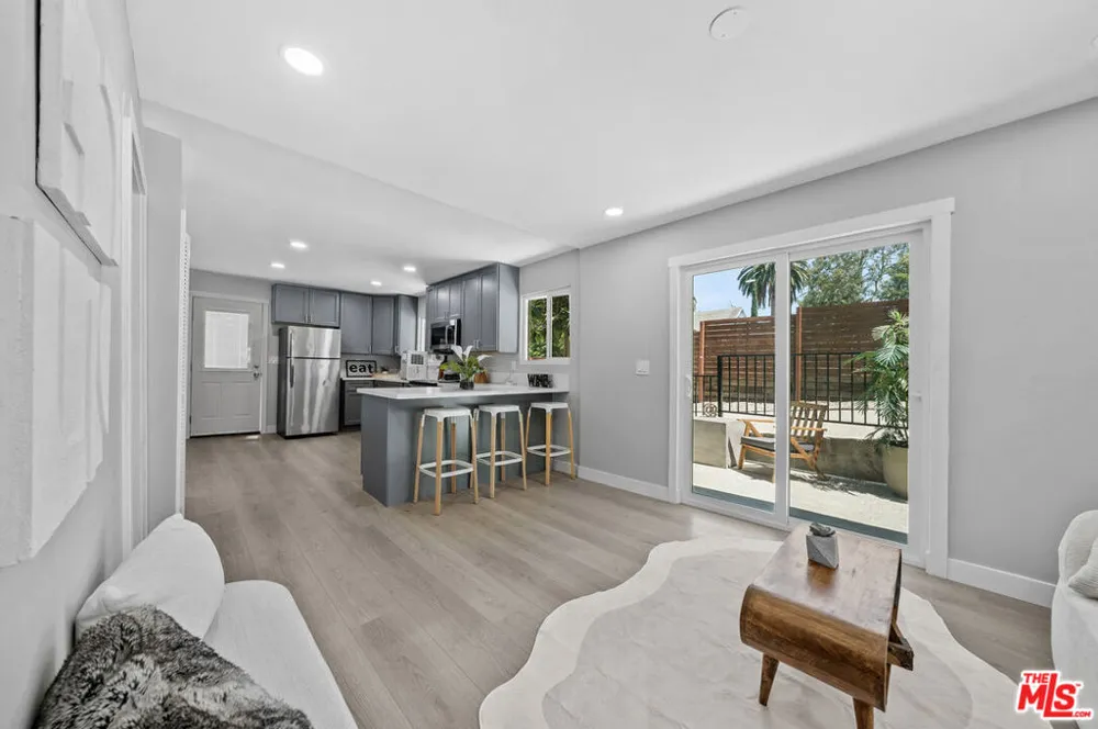 829 El Paso Drive Los Angeles, CA 90042