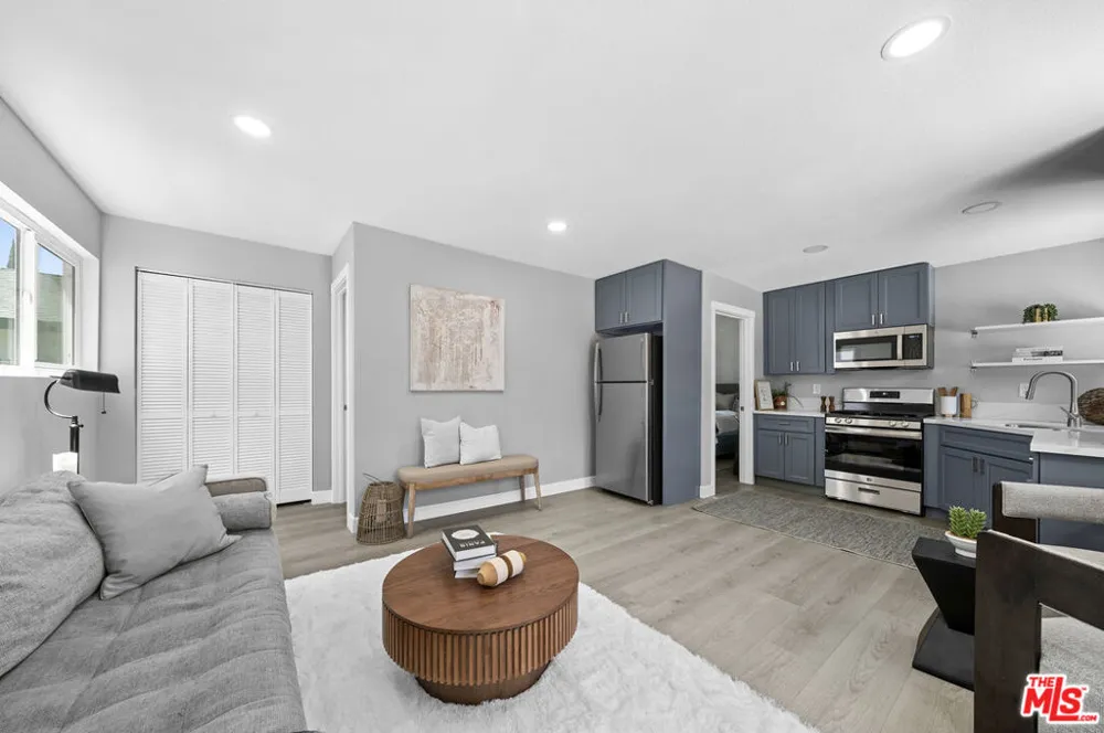 829 El Paso Drive Los Angeles, CA 90042