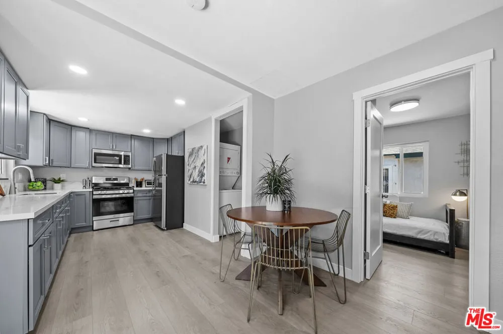 829 El Paso Drive Los Angeles, CA 90042