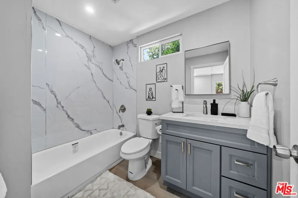 829 El Paso Drive Los Angeles, CA 90042