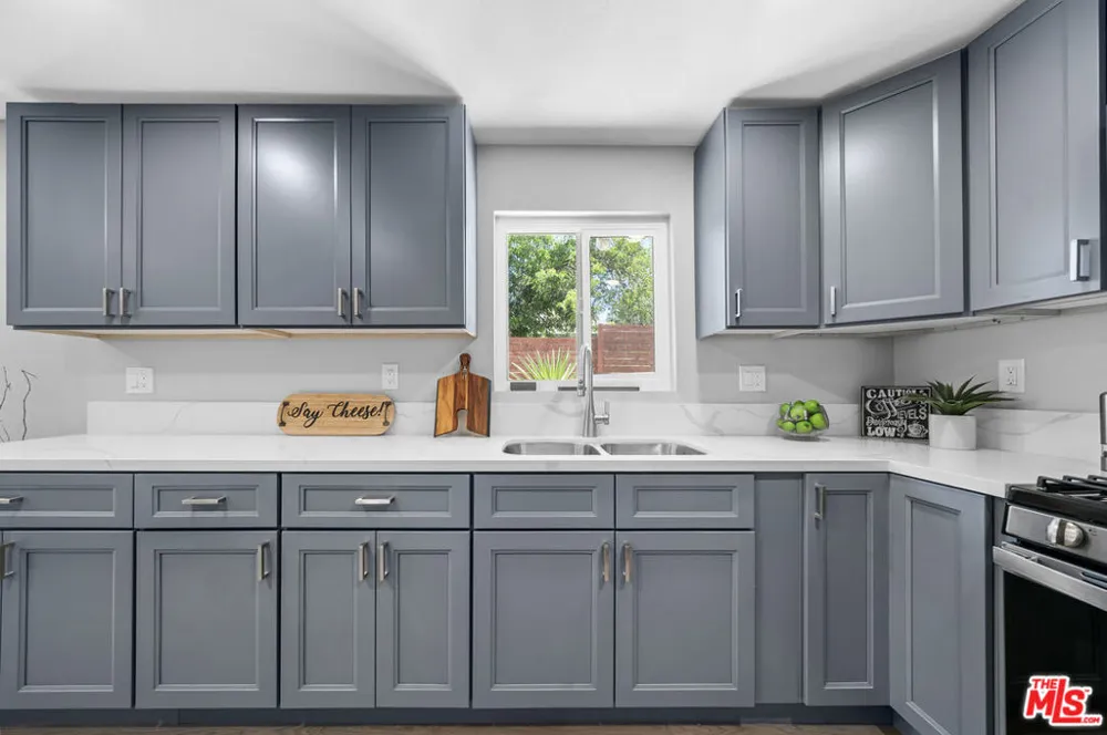 829 El Paso Drive Los Angeles, CA 90042