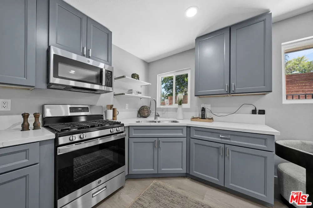 829 El Paso Drive Los Angeles, CA 90042